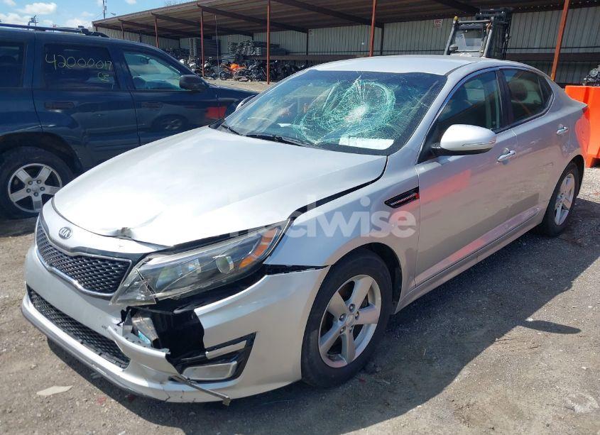 Photo 2 of 2015 Kia Optima LX (VIN 5XXGM4A77FG403342)