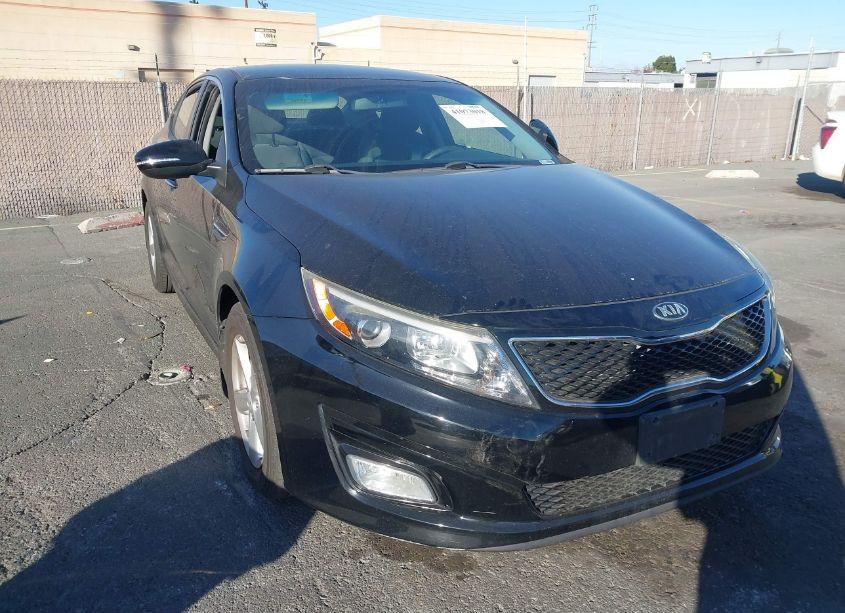 2015 Kia Optima LX (VIN 5XXGM4A77FG447020) main photo