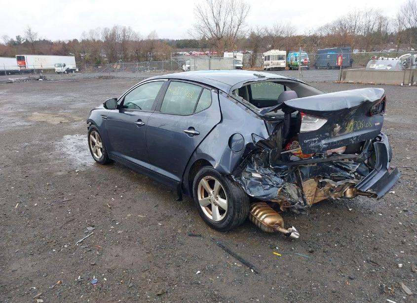 Photo 3 of 2015 Kia Optima LX (VIN 5XXGM4A77FG472581)