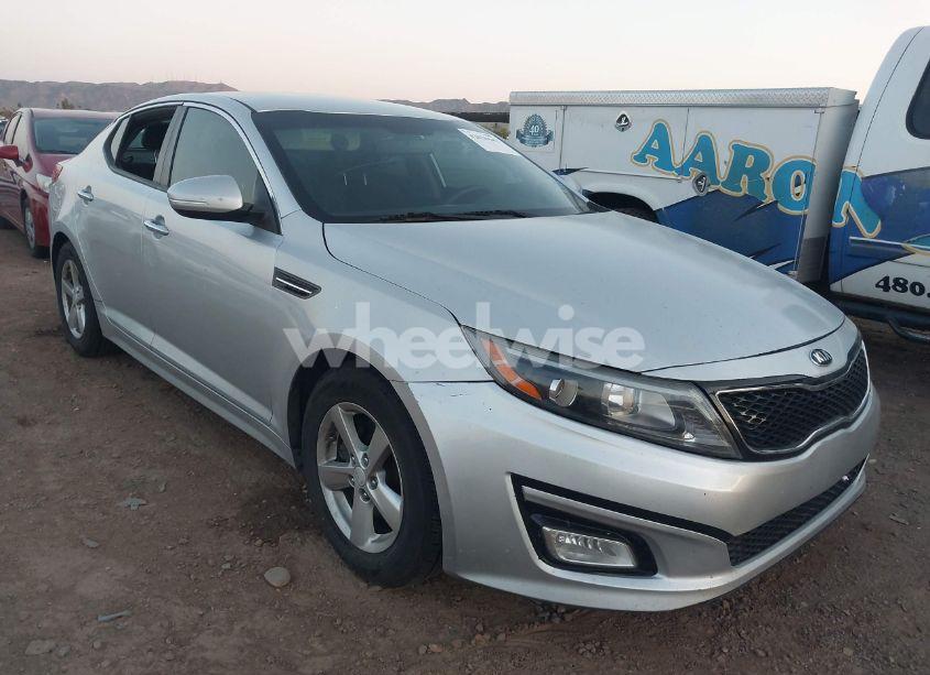 2015 Kia Optima LX (VIN 5XXGM4A77FG487730) main photo