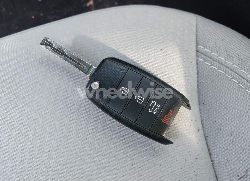 Photo 11 of 2015 Kia Optima LX (VIN 5XXGM4A77FG511699)