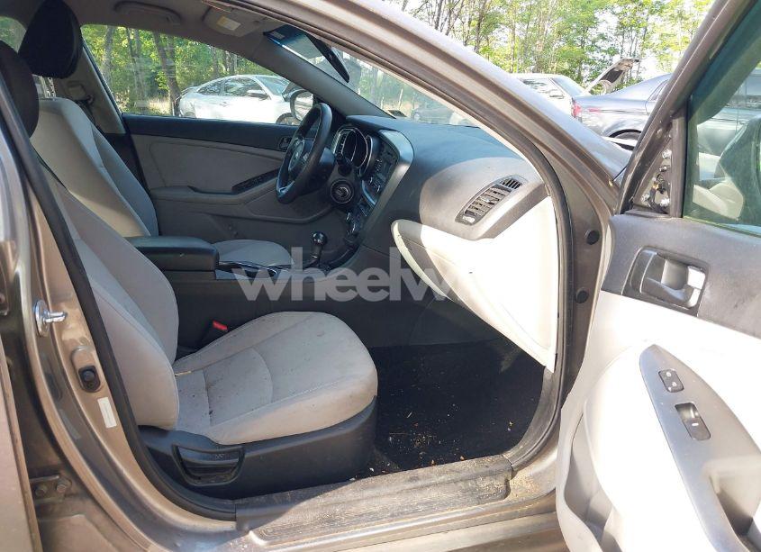 Photo 5 of 2015 Kia Optima LX (VIN 5XXGM4A77FG511699)