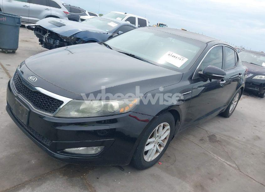Photo 2 of 2012 Kia Optima LX (VIN 5XXGM4A78CG063887)
