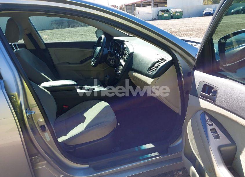 Photo 5 of 2012 Kia Optima LX (VIN 5XXGM4A78CG067194)