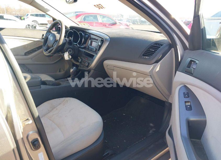 Photo 5 of 2012 Kia Optima LX (VIN 5XXGM4A78CG075585)