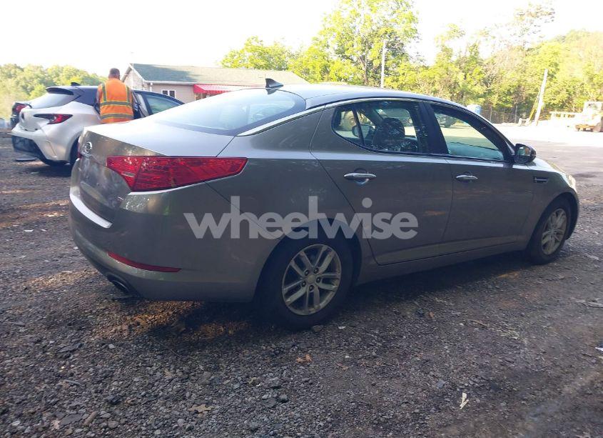 Photo 4 of 2012 Kia Optima LX (VIN 5XXGM4A78CG077062)