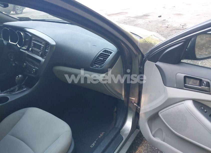 Photo 5 of 2012 Kia Optima LX (VIN 5XXGM4A78CG077062)