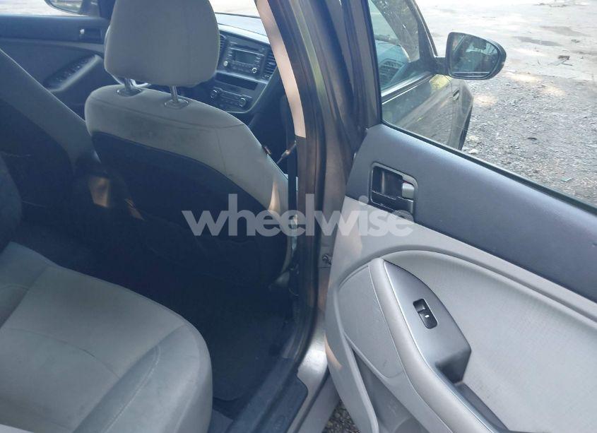 Photo 8 of 2012 Kia Optima LX (VIN 5XXGM4A78CG077062)