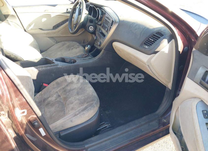 Photo 4 of 2013 Kia Optima LX (VIN 5XXGM4A78DG115469)