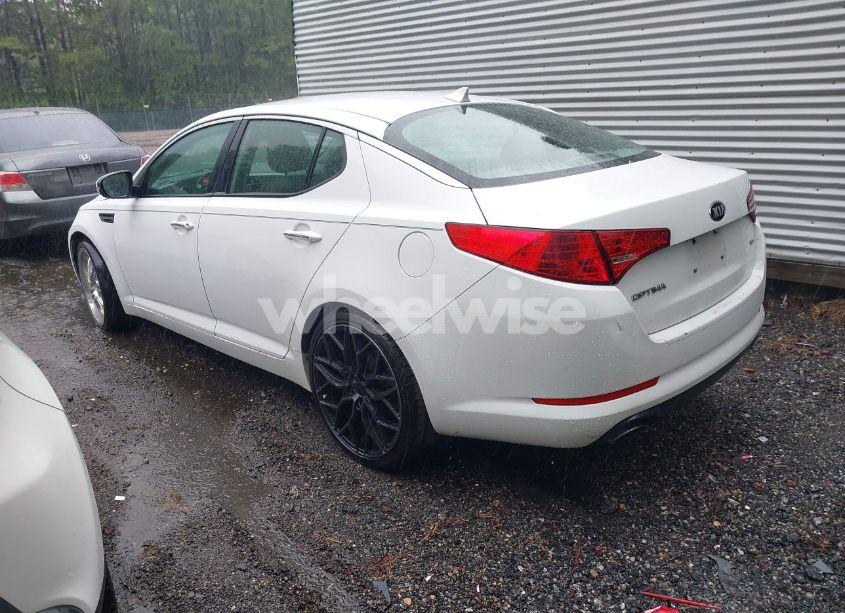Photo 3 of 2013 Kia Optima LX (VIN 5XXGM4A78DG164543)