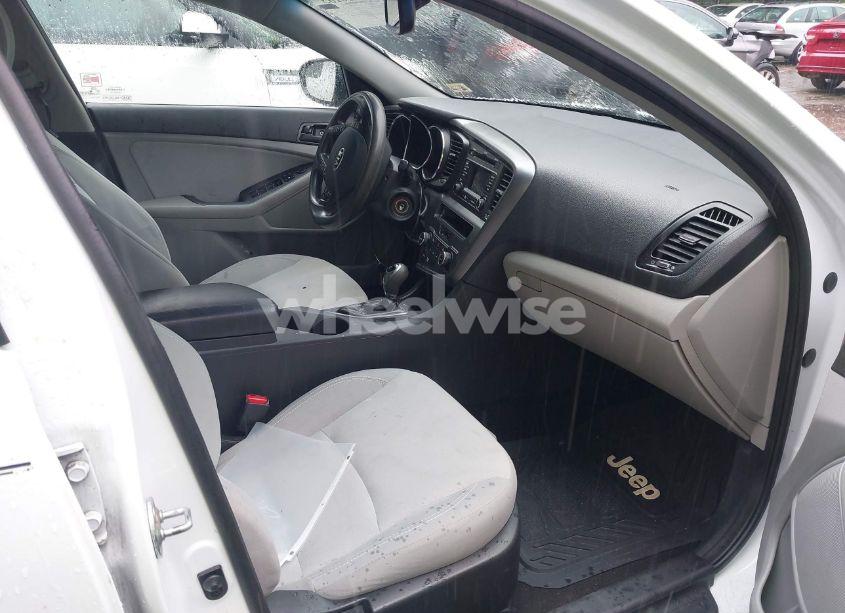 Photo 5 of 2013 Kia Optima LX (VIN 5XXGM4A78DG164543)