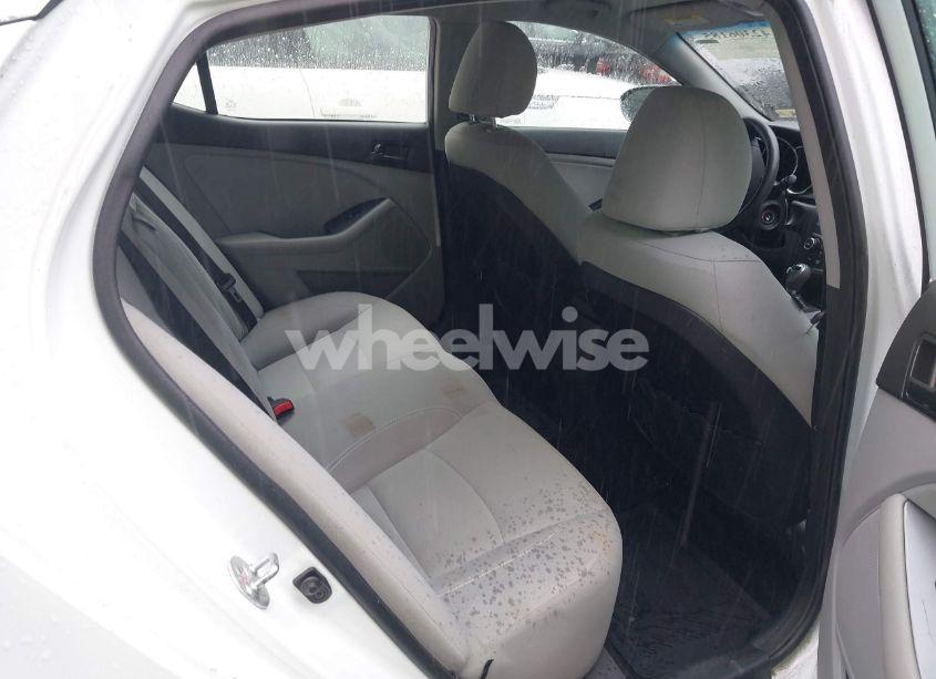 Photo 8 of 2013 Kia Optima LX (VIN 5XXGM4A78DG164543)