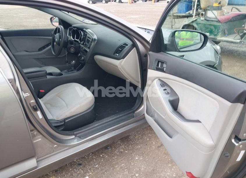 Photo 5 of 2013 Kia Optima LX (VIN 5XXGM4A78DG195405)