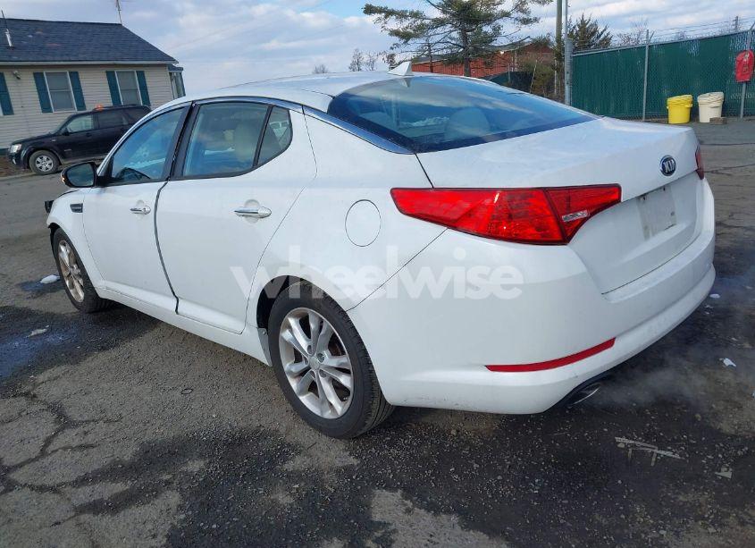 Photo 3 of 2013 Kia Optima LX (VIN 5XXGM4A78DG205916)