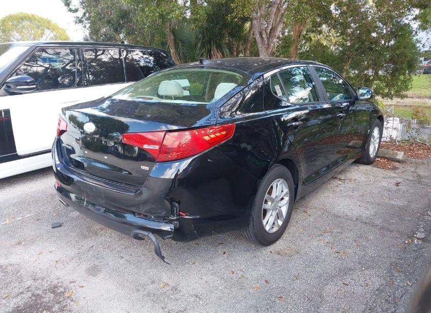 Photo 4 of 2013 Kia Optima LX (VIN 5XXGM4A78DG240665)