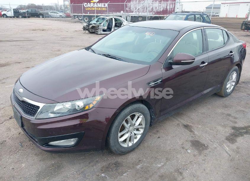 Photo 2 of 2013 Kia Optima LX (VIN 5XXGM4A78DG244053)