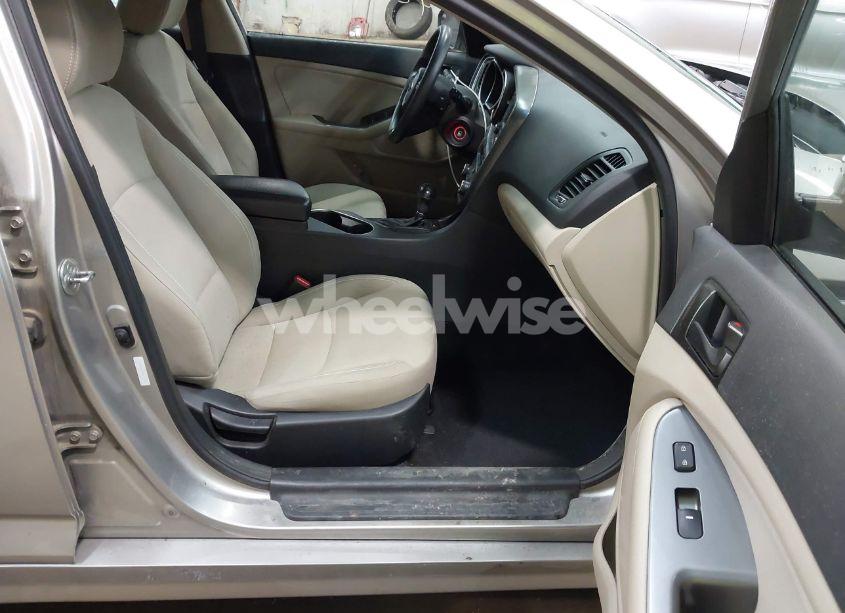 Photo 5 of 2014 Kia Optima LX (VIN 5XXGM4A78EG291262)