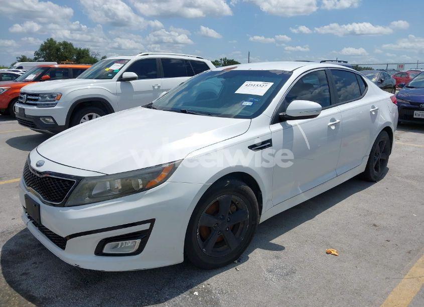 Photo 2 of 2014 Kia Optima LX (VIN 5XXGM4A78EG298129)