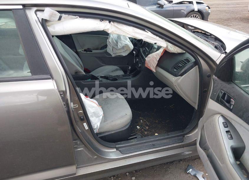 Photo 5 of 2014 Kia Optima LX (VIN 5XXGM4A78EG304284)