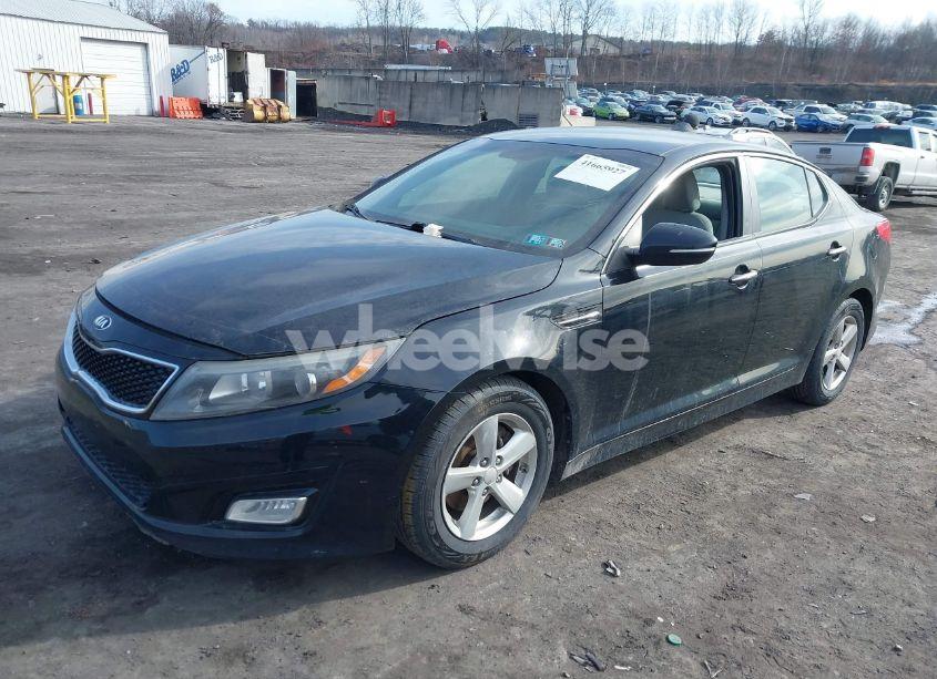 Photo 2 of 2014 Kia Optima LX (VIN 5XXGM4A78EG312143)