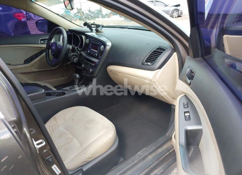 Photo 5 of 2014 Kia Optima LX (VIN 5XXGM4A78EG329217)