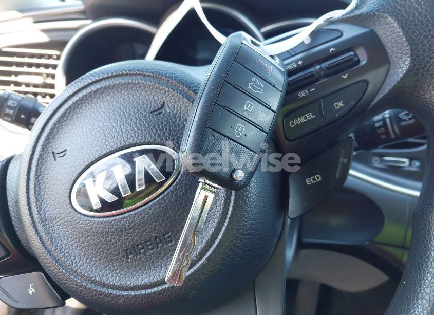 Photo 11 of 2014 Kia Optima LX (VIN 5XXGM4A78EG342551)