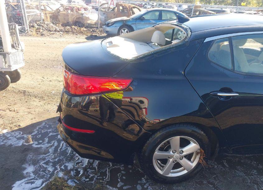 Photo 18 of 2015 Kia Optima LX (VIN 5XXGM4A78FG377527)