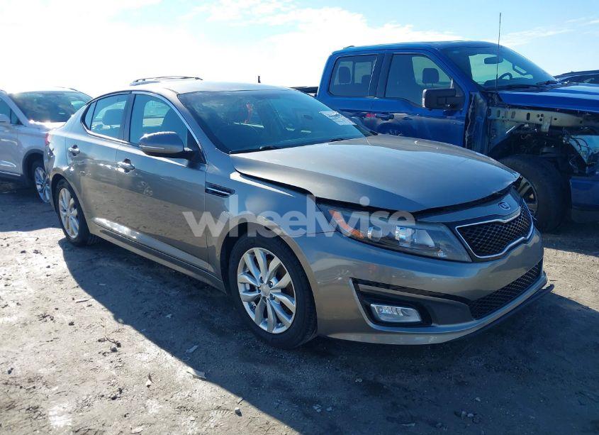 2015 Kia Optima LX (VIN 5XXGM4A78FG399821) main photo
