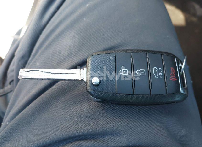 Photo 11 of 2015 Kia Optima LX (VIN 5XXGM4A78FG399821)