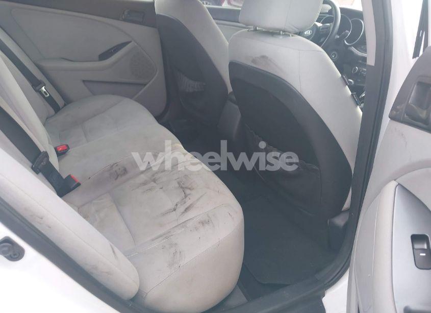 Photo 8 of 2015 Kia Optima LX (VIN 5XXGM4A78FG438844)