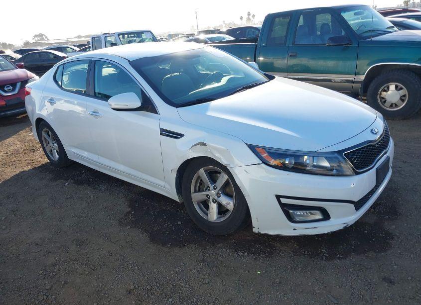 2015 Kia Optima LX (VIN 5XXGM4A78FG440447) main photo