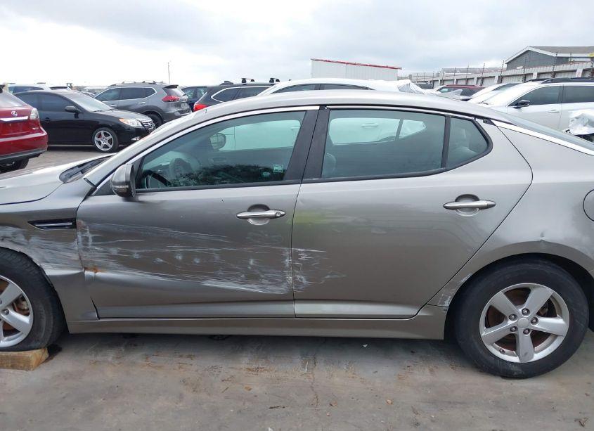 Photo 14 of 2015 Kia Optima LX (VIN 5XXGM4A78FG441338)