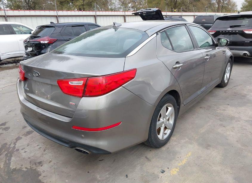Photo 4 of 2015 Kia Optima LX (VIN 5XXGM4A78FG441338)
