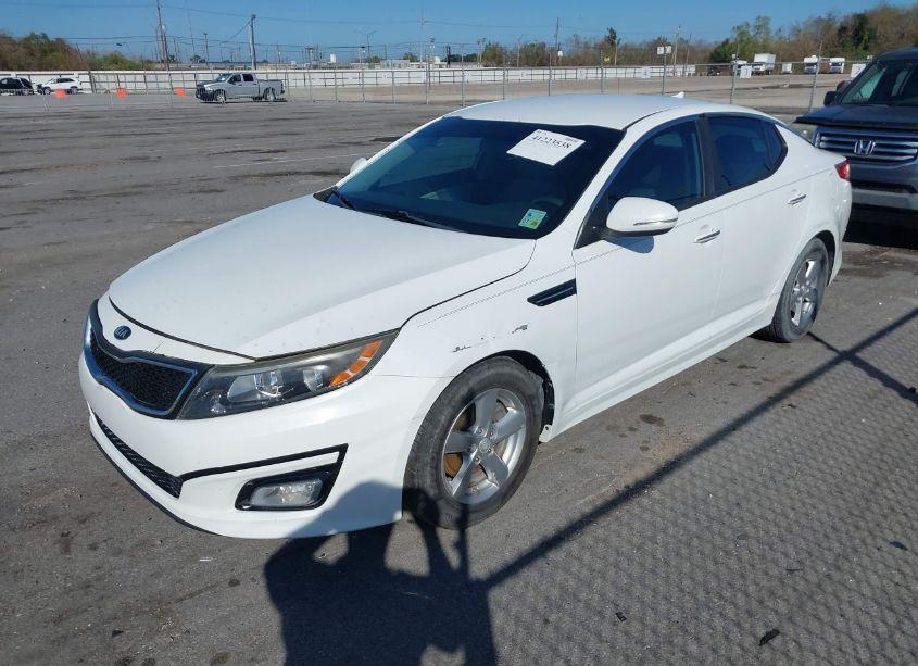 Photo 2 of 2015 Kia Optima LX (VIN 5XXGM4A78FG441470)