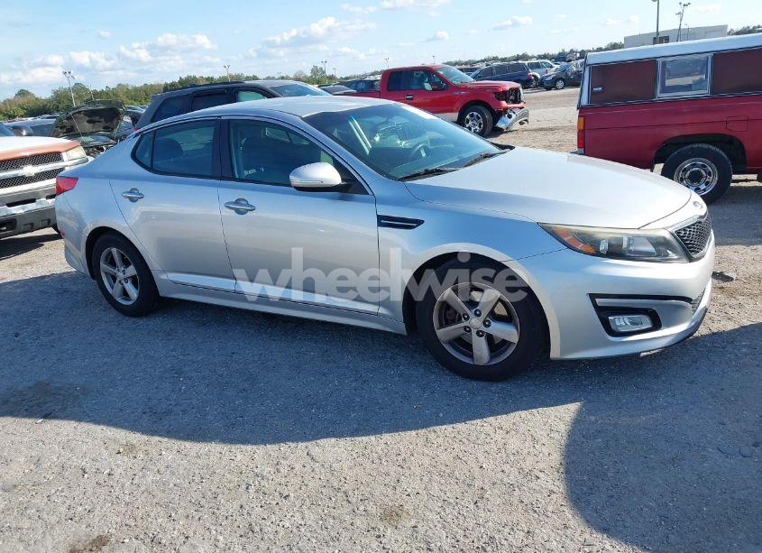 2015 Kia Optima LX (VIN 5XXGM4A78FG442537) main photo