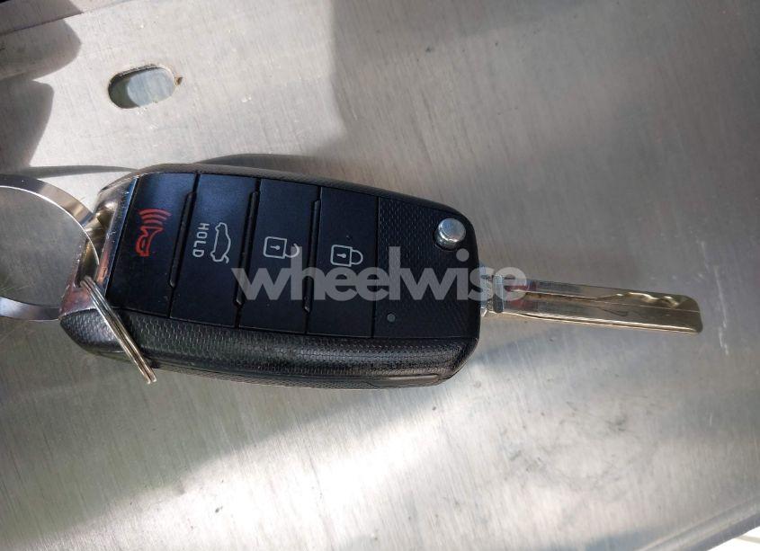 Photo 11 of 2015 Kia Optima LX (VIN 5XXGM4A78FG464568)