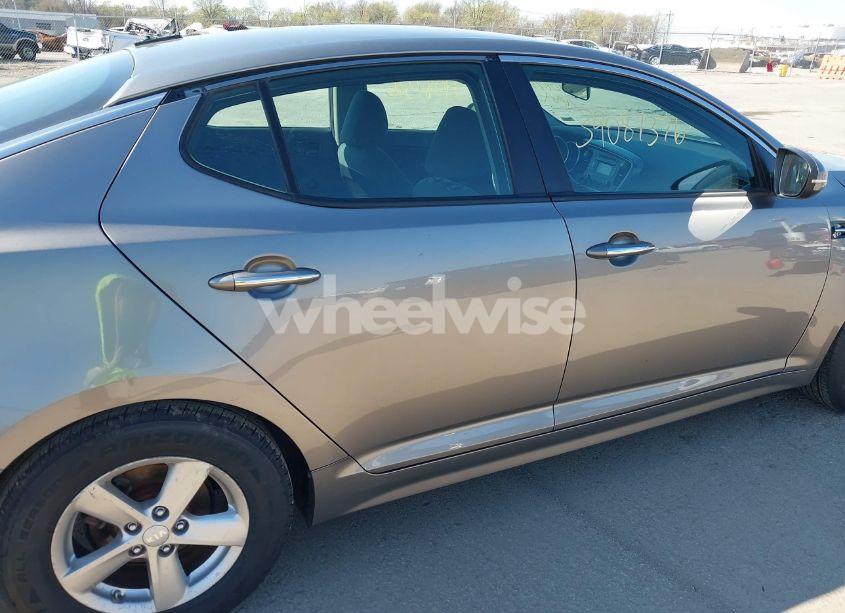 Photo 12 of 2015 Kia Optima LX (VIN 5XXGM4A78FG469124)