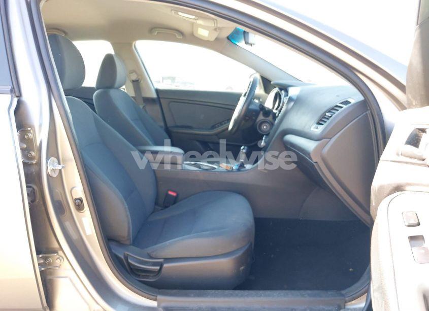 Photo 5 of 2015 Kia Optima LX (VIN 5XXGM4A78FG469124)