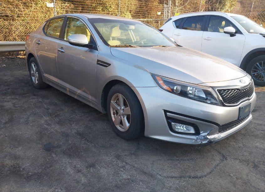 2015 Kia Optima LX (VIN 5XXGM4A78FG469415) main photo