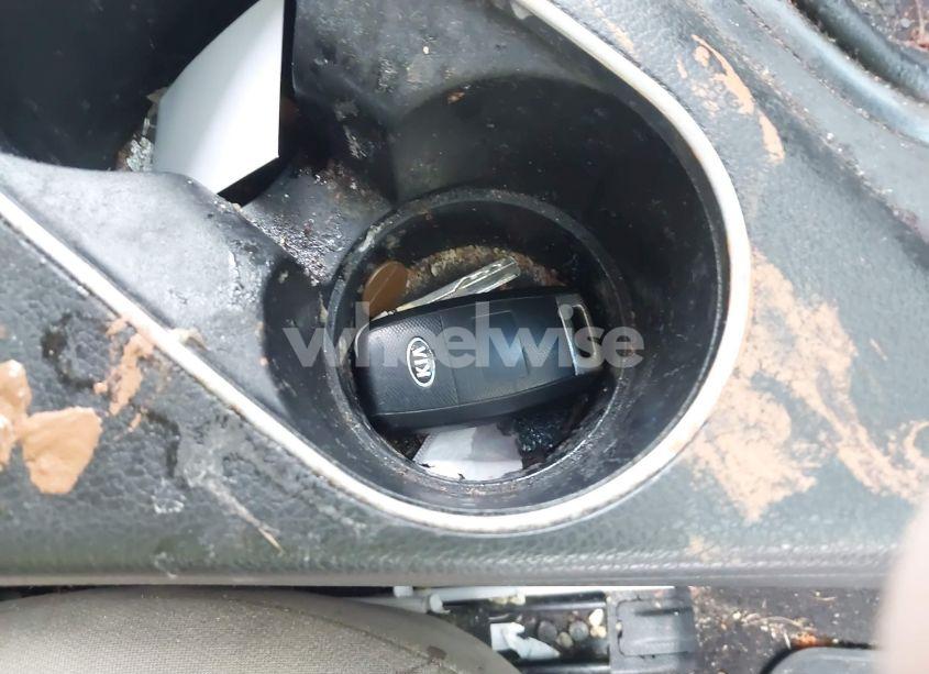 Photo 11 of 2015 Kia Optima LX (VIN 5XXGM4A78FG481631)