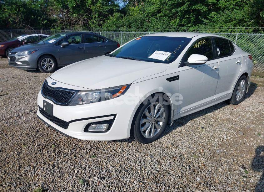 Photo 2 of 2015 Kia Optima LX (VIN 5XXGM4A78FG506172)