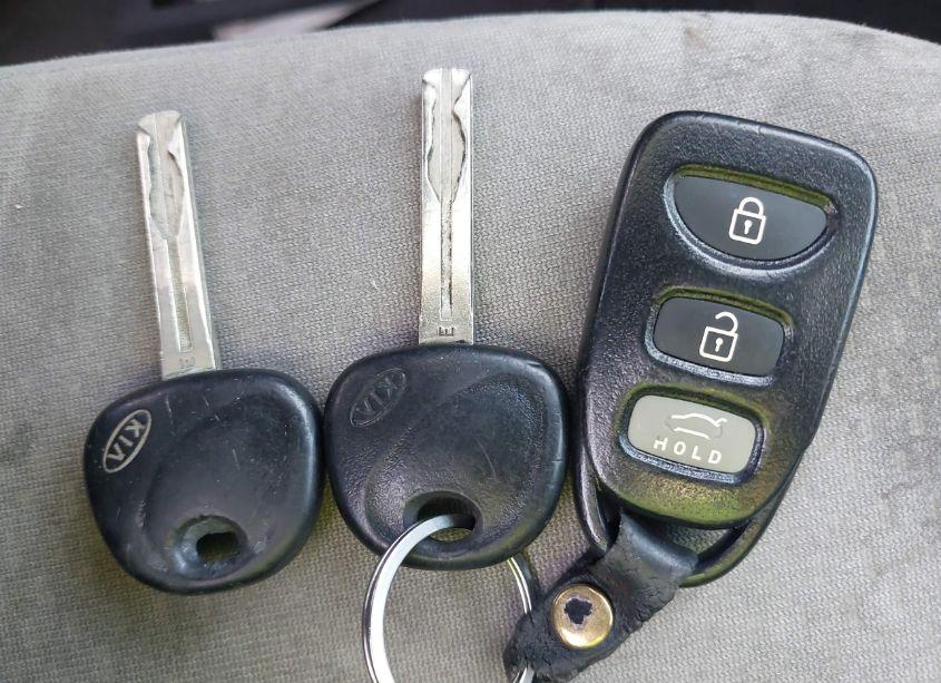 Photo 11 of 2012 Kia Optima LX (VIN 5XXGM4A79CG021826)