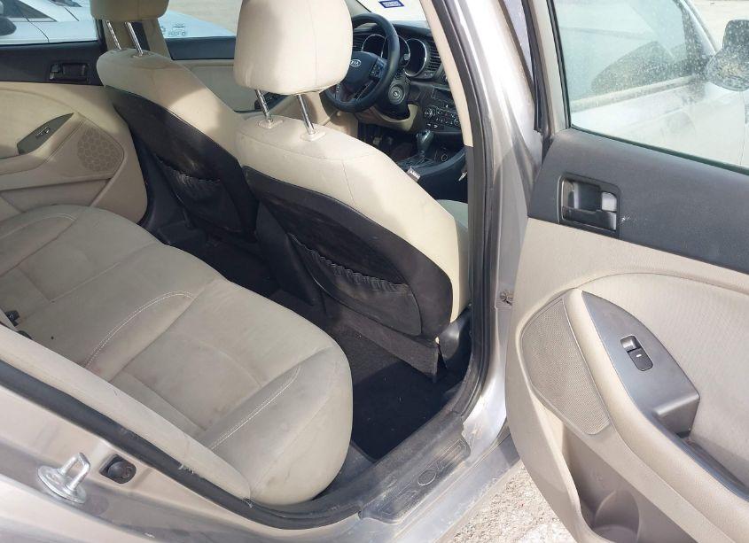 Photo 8 of 2012 Kia Optima LX (VIN 5XXGM4A79CG083324)