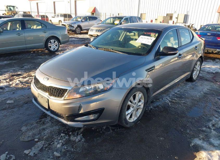 Photo 2 of 2013 Kia Optima LX (VIN 5XXGM4A79DG094504)