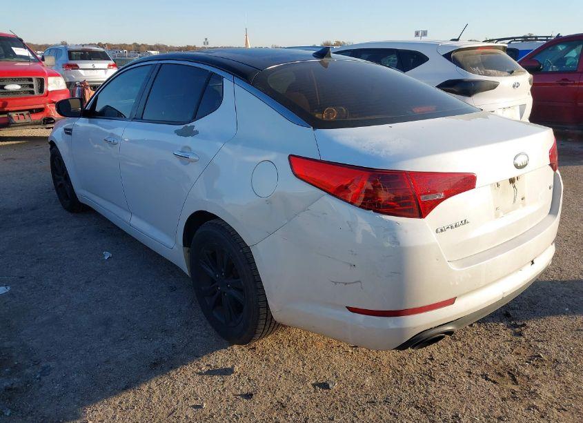 Photo 3 of 2013 Kia Optima LX (VIN 5XXGM4A79DG115741)