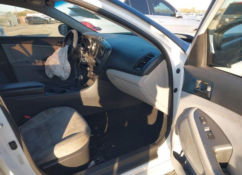 Photo 5 of 2013 Kia Optima LX (VIN 5XXGM4A79DG115741)