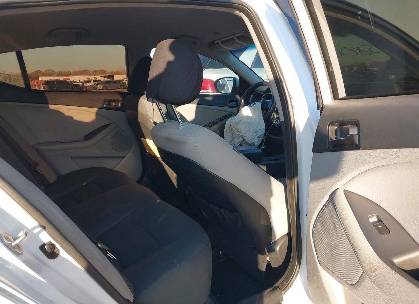 Photo 8 of 2013 Kia Optima LX (VIN 5XXGM4A79DG115741)