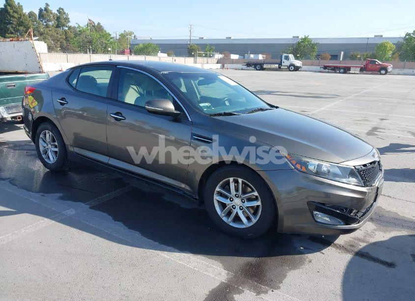 2013 Kia Optima LX (VIN 5XXGM4A79DG121930) main photo