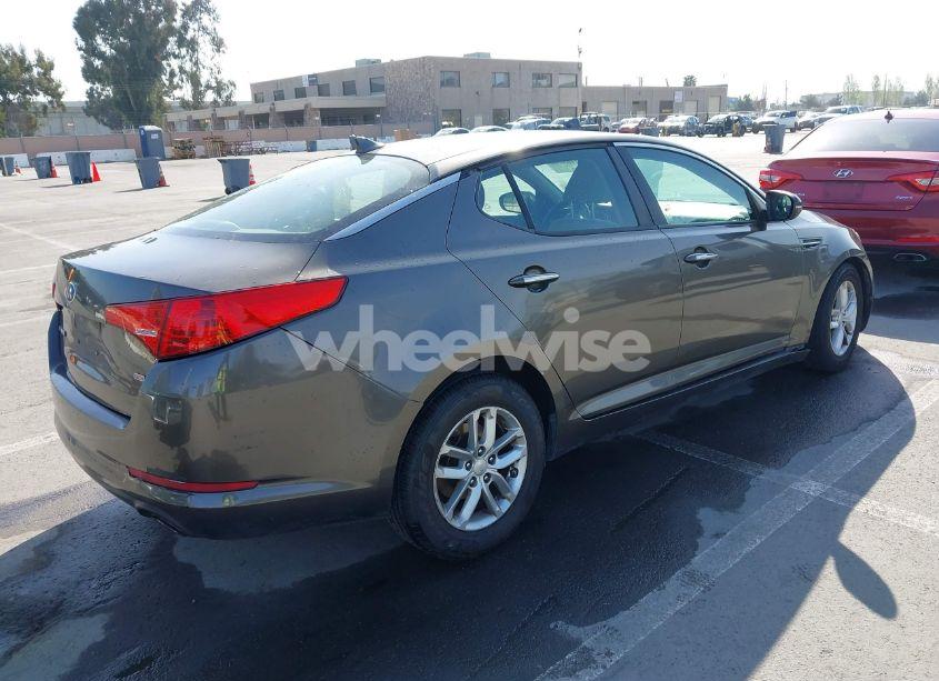 Photo 4 of 2013 Kia Optima LX (VIN 5XXGM4A79DG121930)