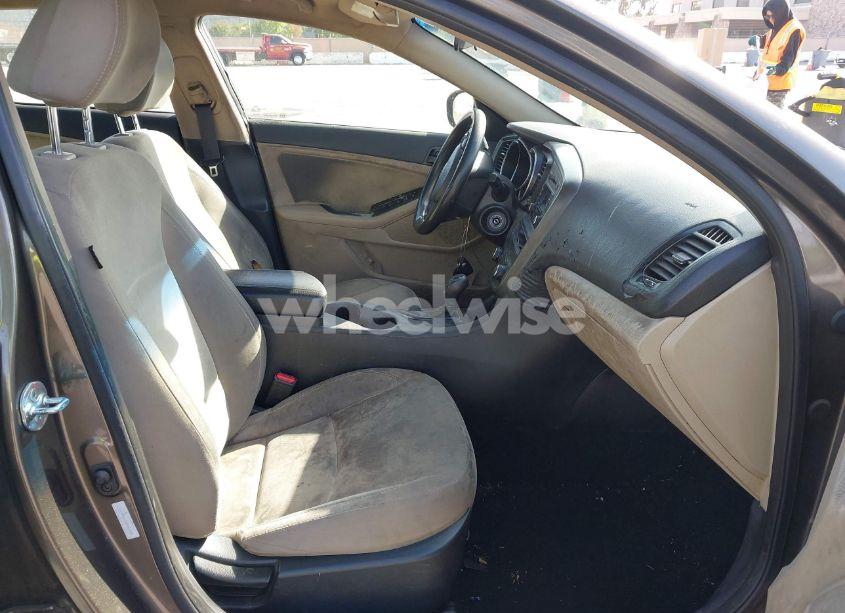 Photo 5 of 2013 Kia Optima LX (VIN 5XXGM4A79DG121930)